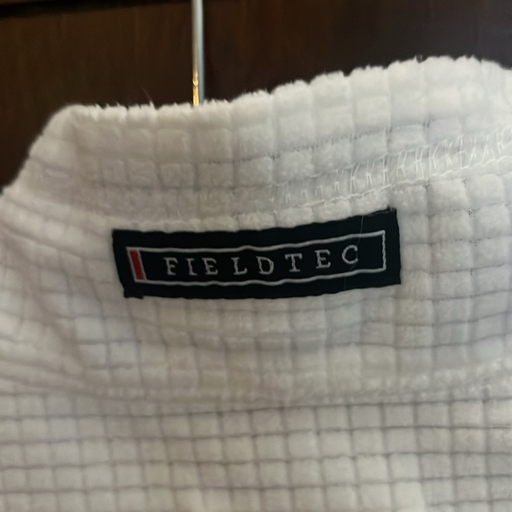 White pullover - Picture 5 of 6